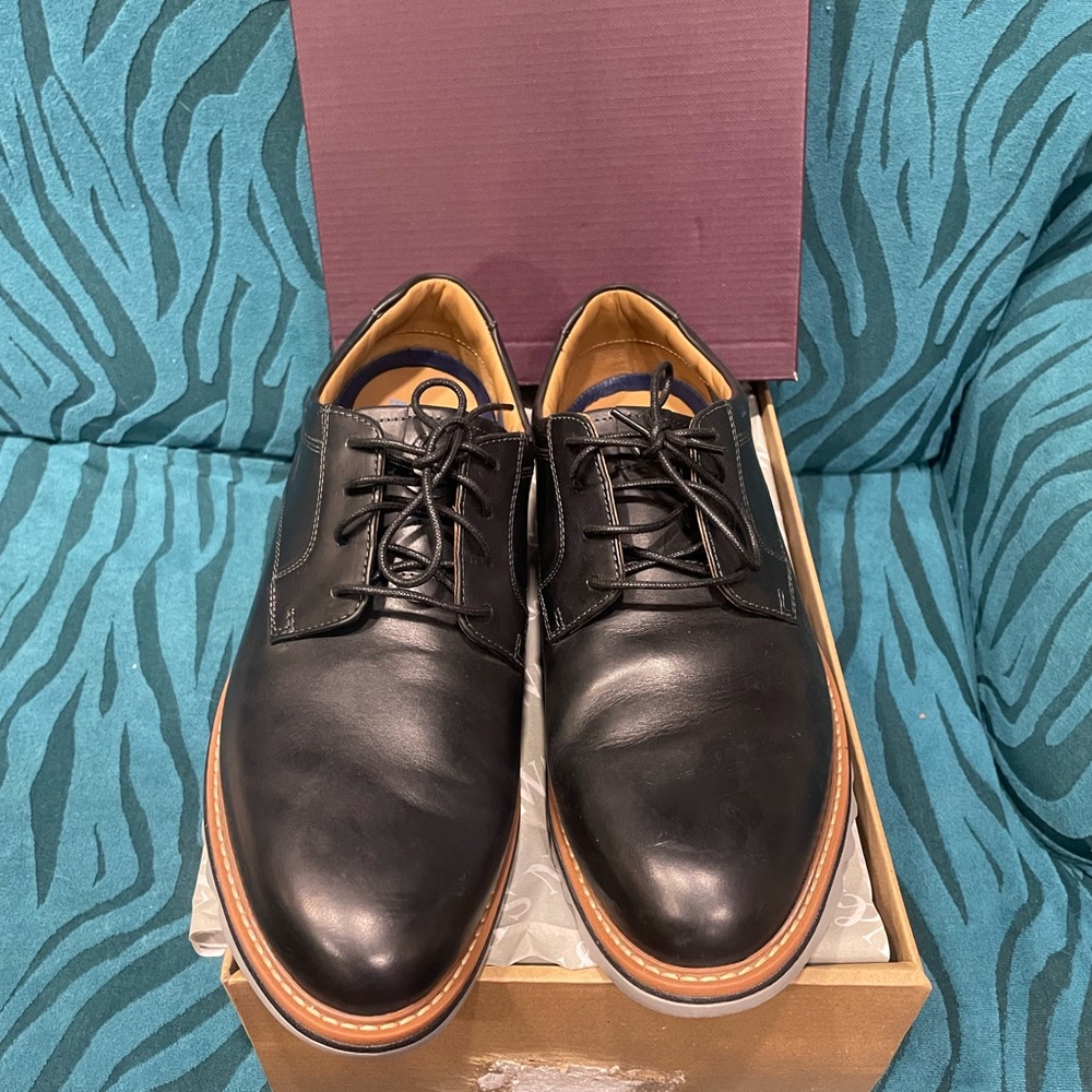 Johnston & Murphy Black Leather Oxfords with Tan Sole